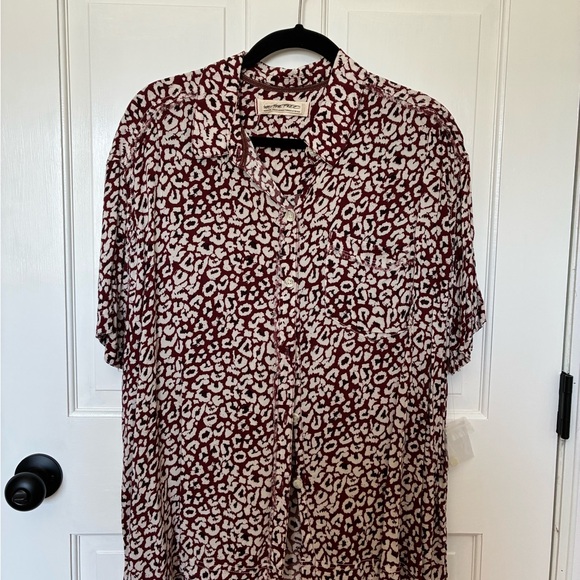 We The Free Other - We The Free Maroon and White Leopard-Print Short-Sleeve Button Shirt